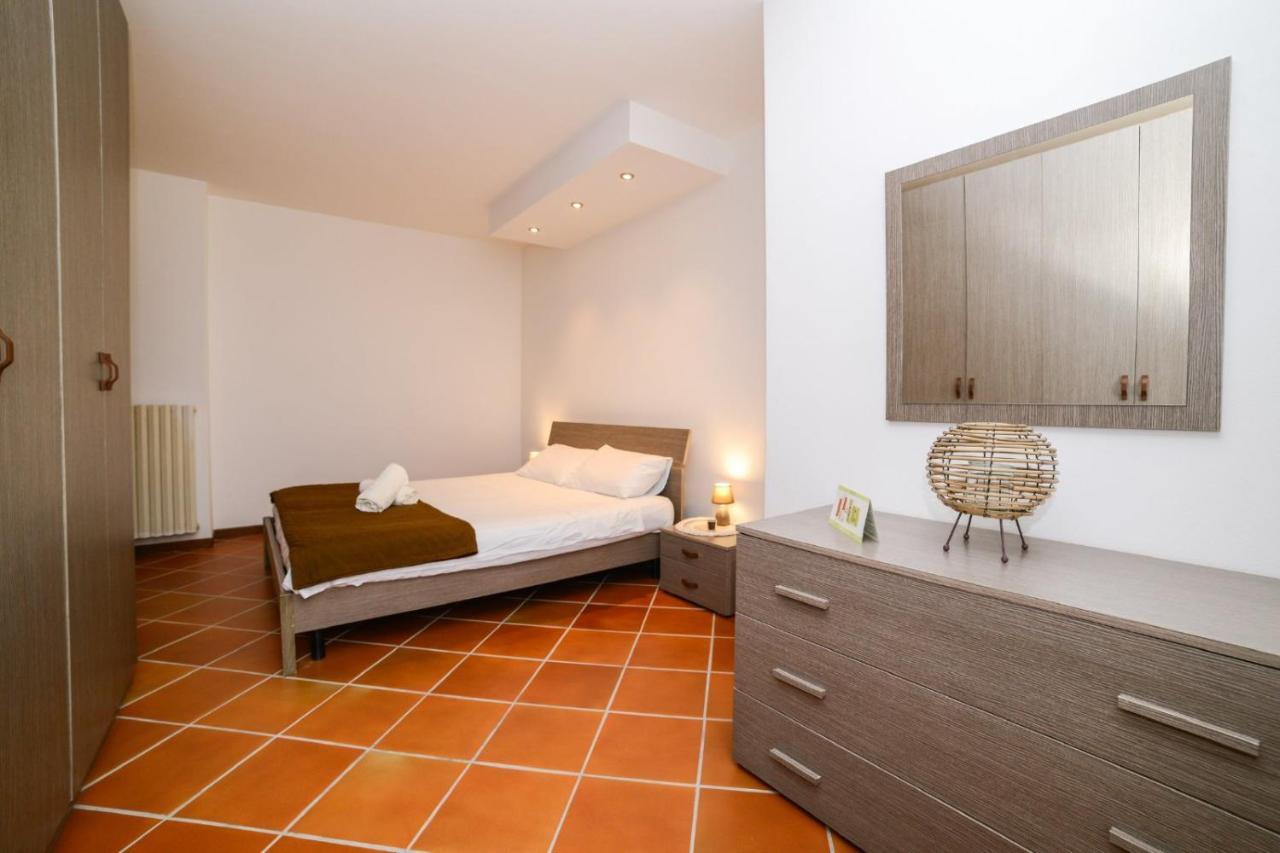 Loft Free Parking Agli Ulivi Moderno E Spazioso Peschiera del Garda Luaran gambar